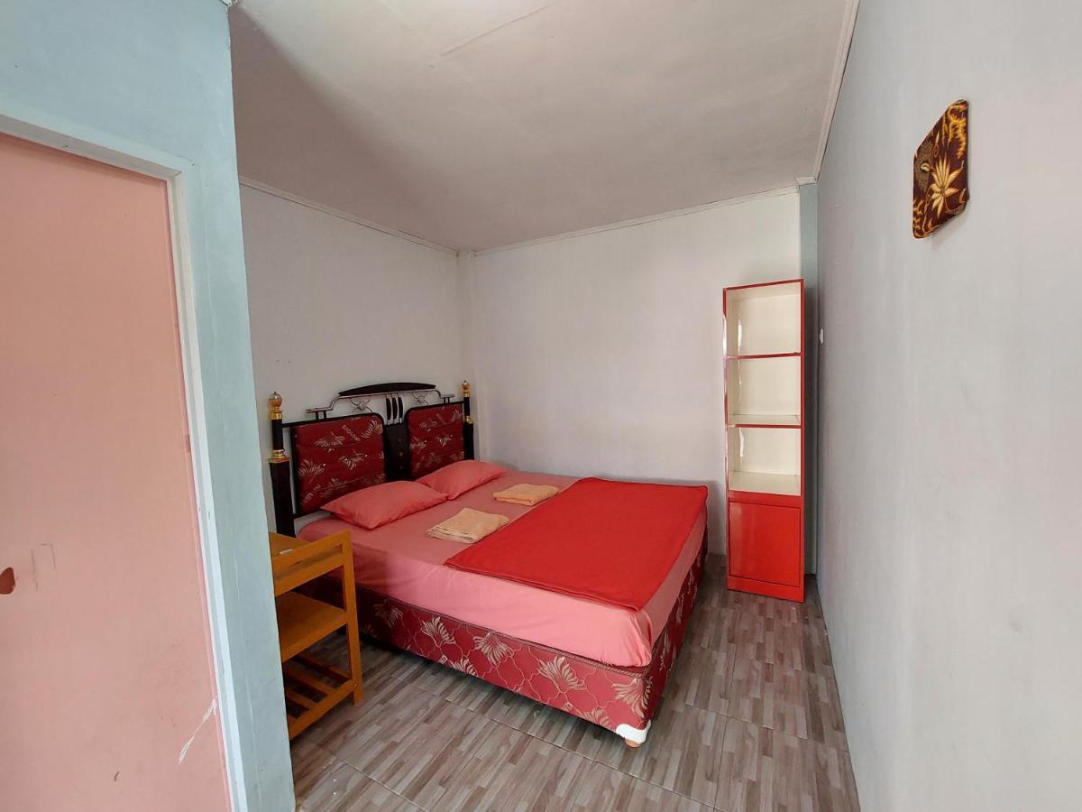 Harry & Mimin Homestay Gorontalo Exterior photo