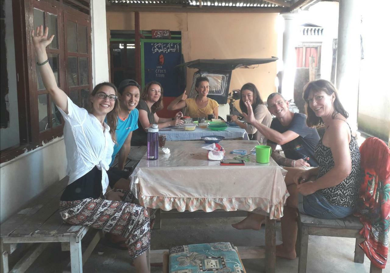 Harry & Mimin Homestay Gorontalo Exterior photo